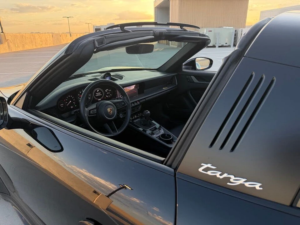 2022 Porsche 992 Targa 4 & 4S - Image 17 of 31