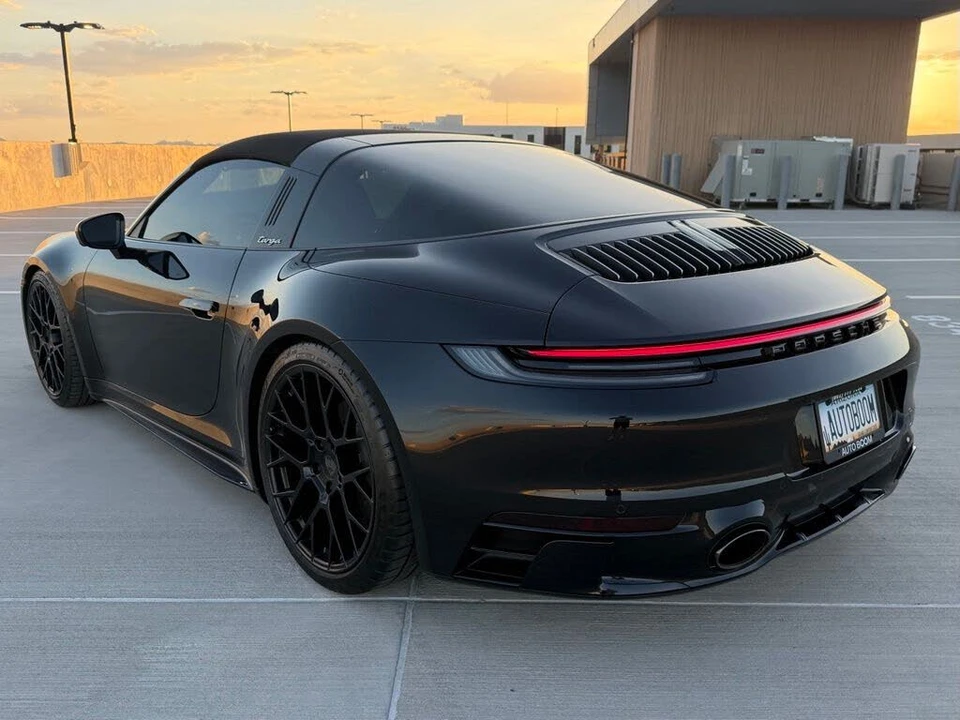 2022 Porsche 992 Targa 4 & 4S - Image 8 of 31