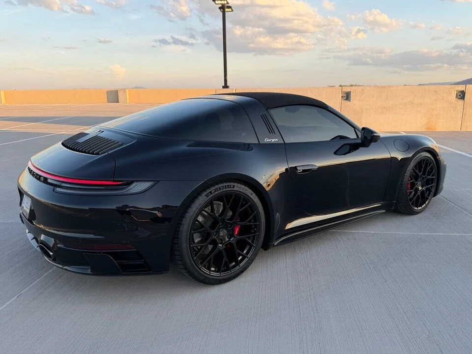 2022 Porsche 992 Targa 4 & 4S - Image 13 of 31