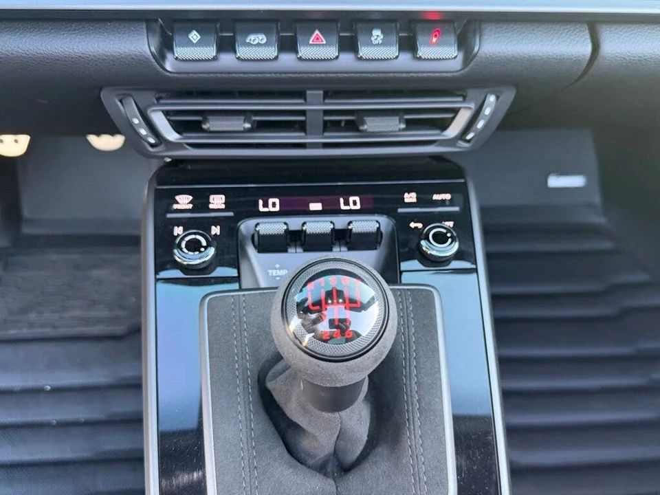 2022 Porsche 992 Targa 4 & 4S - Image 22 of 31