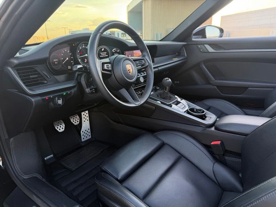2022 Porsche 992 Targa 4 & 4S - Image 18 of 31