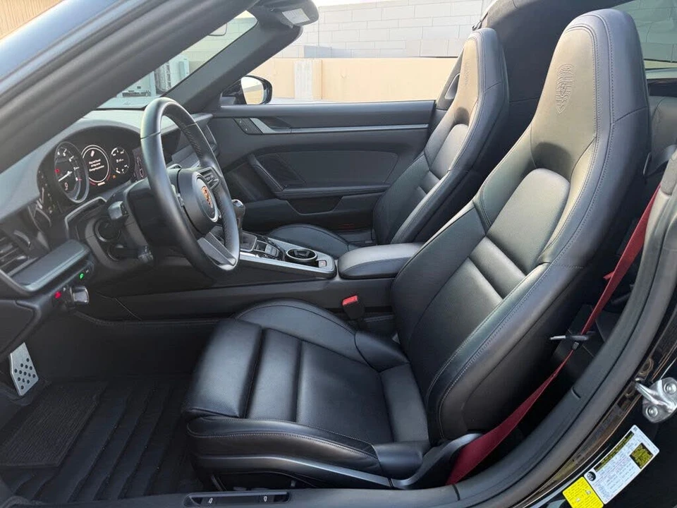 2022 Porsche 992 Targa 4 & 4S - Image 19 of 31