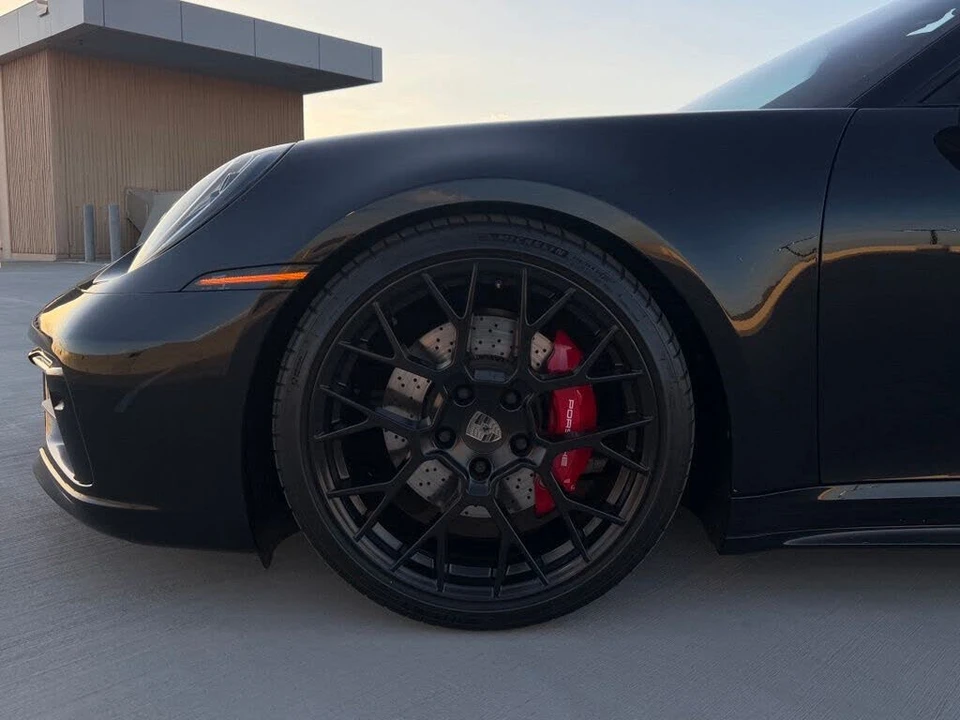 2022 Porsche 992 Targa 4 & 4S - Image 15 of 31