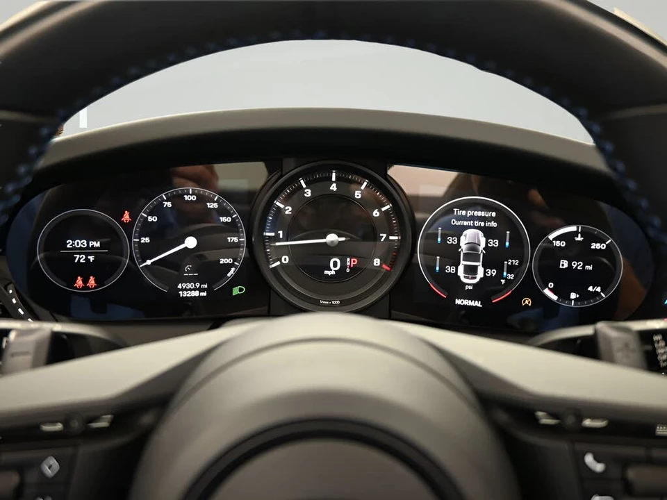 2022 Porsche 992 Targa 4 & 4S - Image 21 of 31