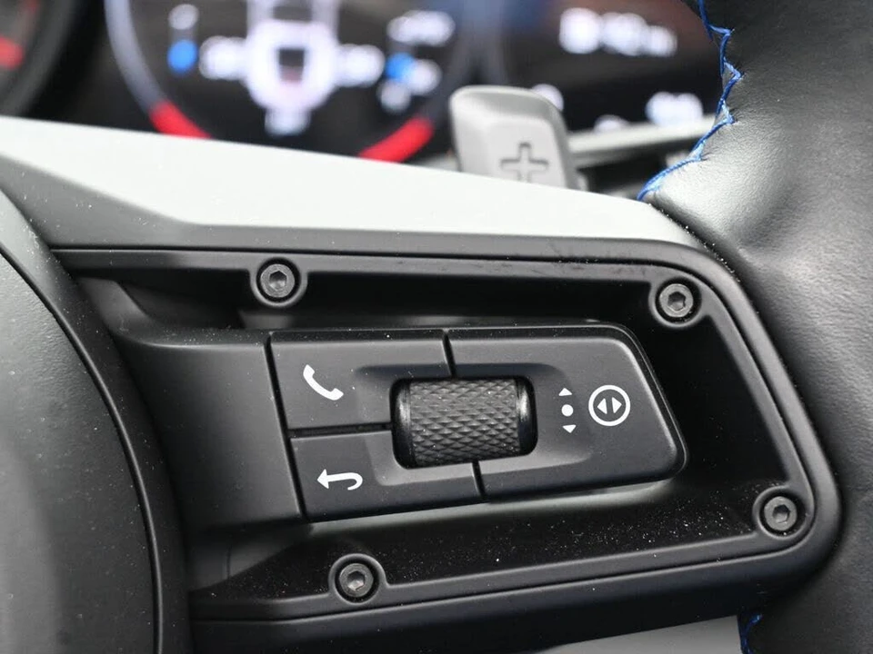 2022 Porsche 992 Targa 4 & 4S - Image 25 of 31