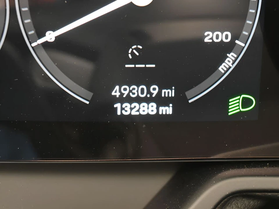 2022 Porsche 992 Targa 4 & 4S - Image 22 of 31