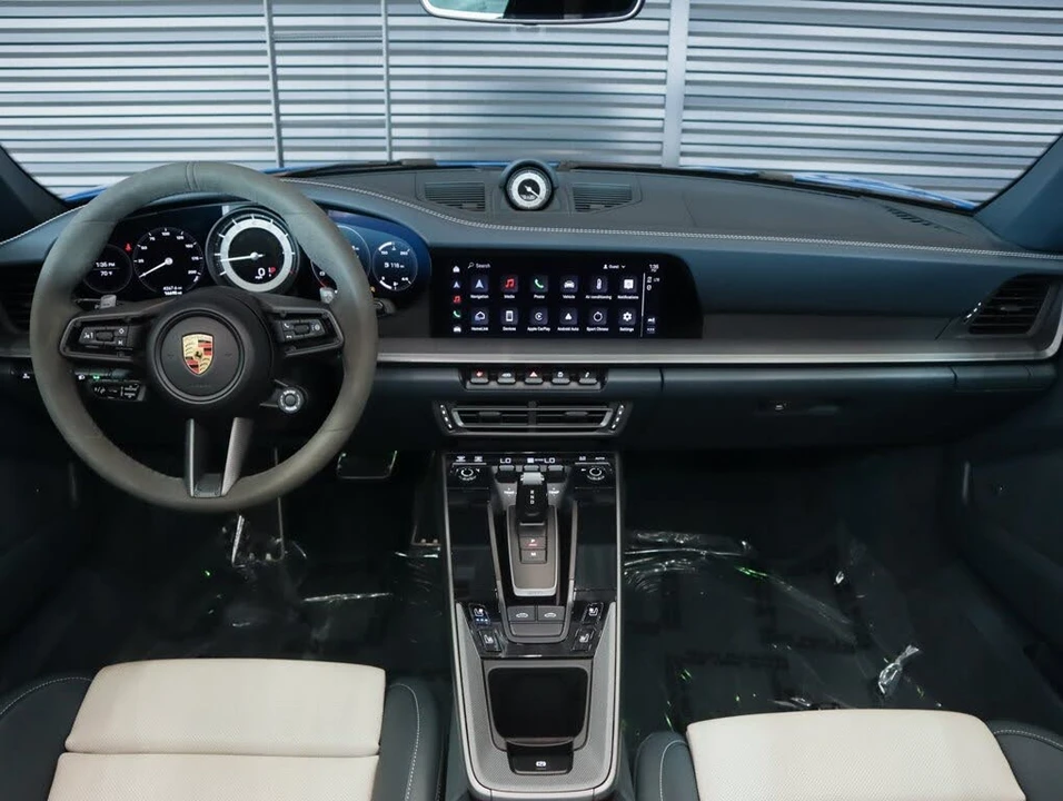 2022 Porsche 992 Targa 4 & 4S - Image 14 of 31