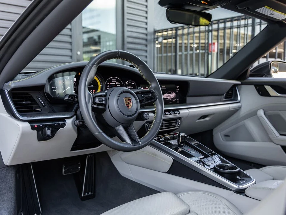 2022 Porsche 992 Targa 4 & 4S - Image 4 of 31