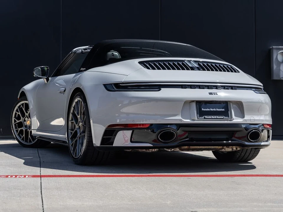 2022 Porsche 992 Targa 4 & 4S - Image 3 of 31