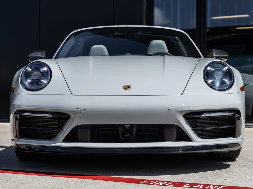 2022 Porsche 992 Targa 4 & 4S - Image 8 of 31