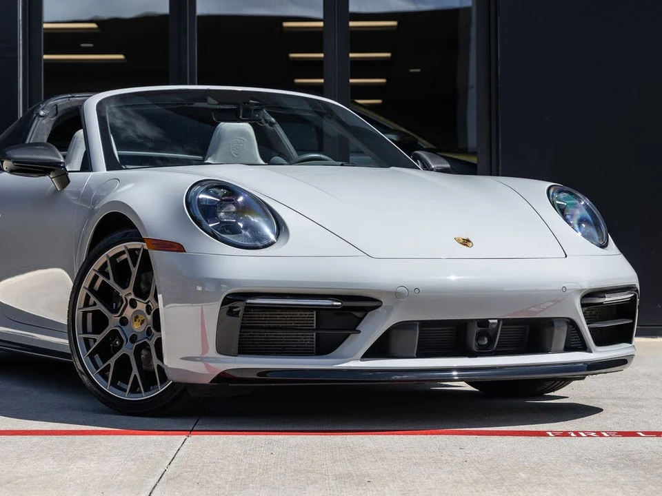2022 Porsche 992 Targa 4 & 4S - Image 9 of 31