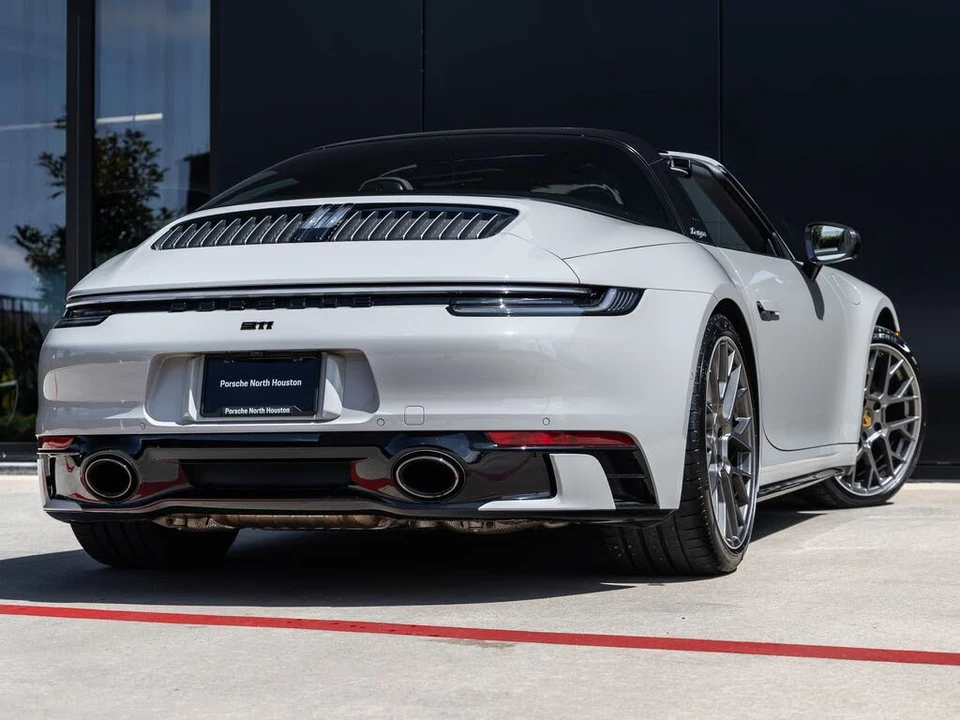 2022 Porsche 992 Targa 4 & 4S - Image 11 of 31