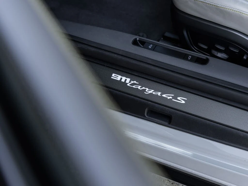2022 Porsche 992 Targa 4 & 4S - Image 28 of 31
