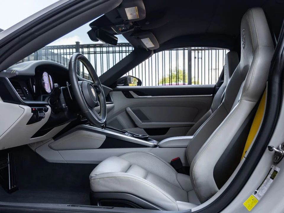 2022 Porsche 992 Targa 4 & 4S - Image 29 of 31
