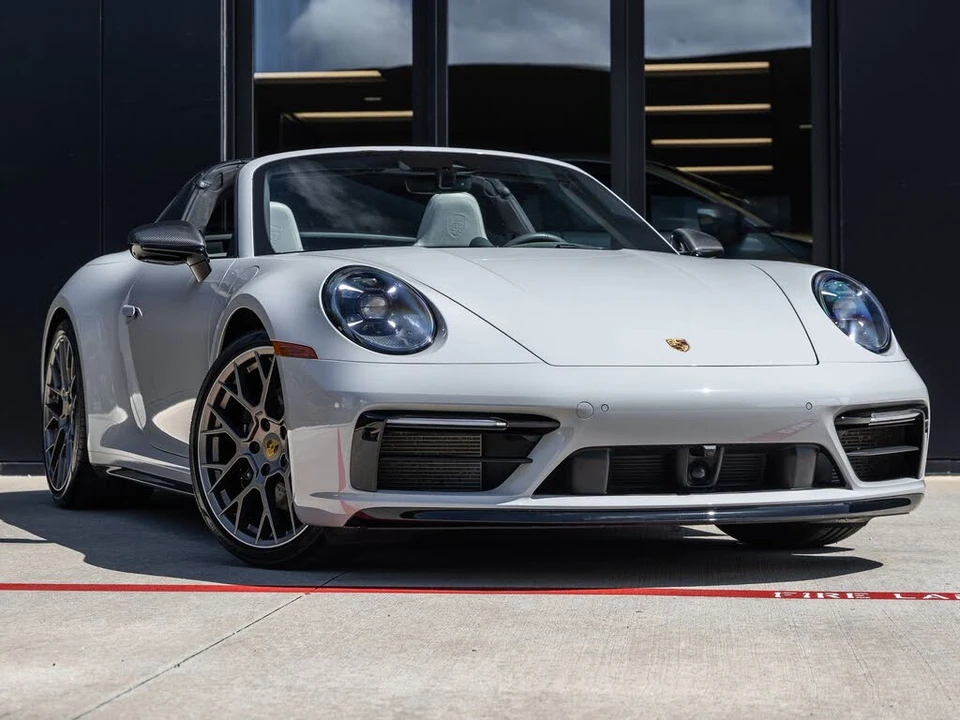 2022 Porsche 992 Targa 4 & 4S - Image 6 of 31