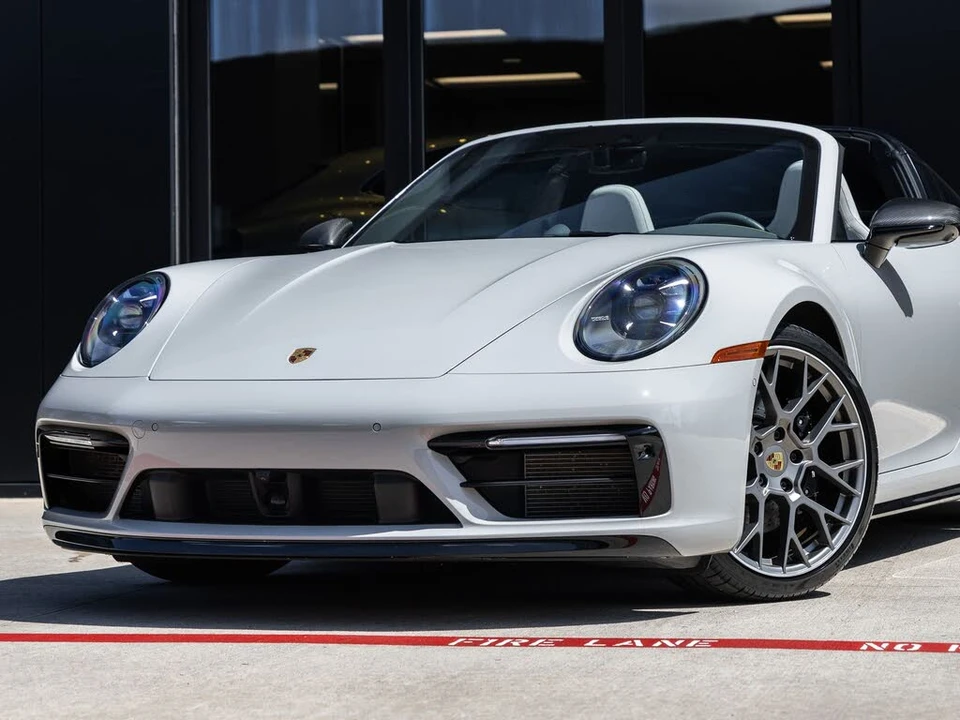 2022 Porsche 992 Targa 4 & 4S - Image 7 of 31