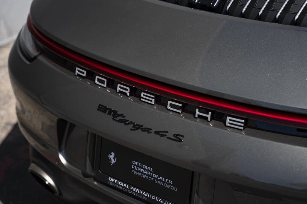 2022 Porsche 992 Targa 4 & 4S - Image 14 of 31