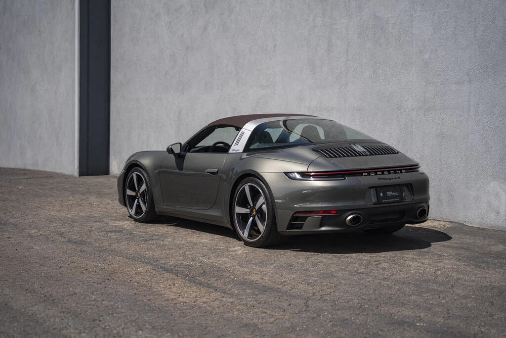 2022 Porsche 992 Targa 4 & 4S - Image 12 of 31