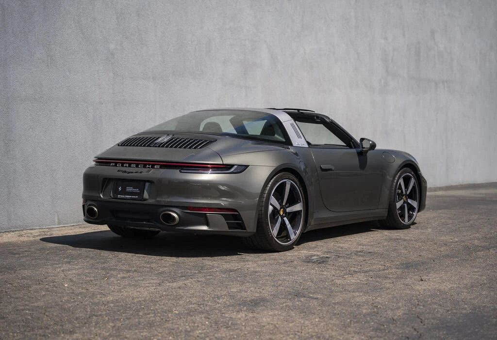 2022 Porsche 992 Targa 4 & 4S - Image 8 of 31