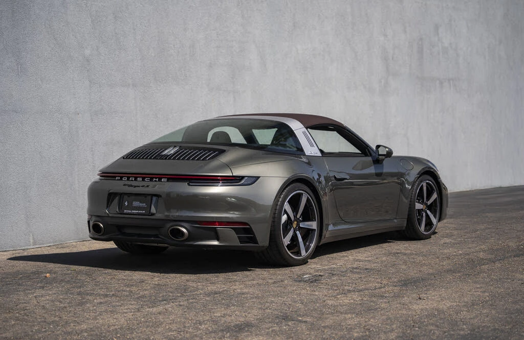 2022 Porsche 992 Targa 4 & 4S - Image 11 of 31