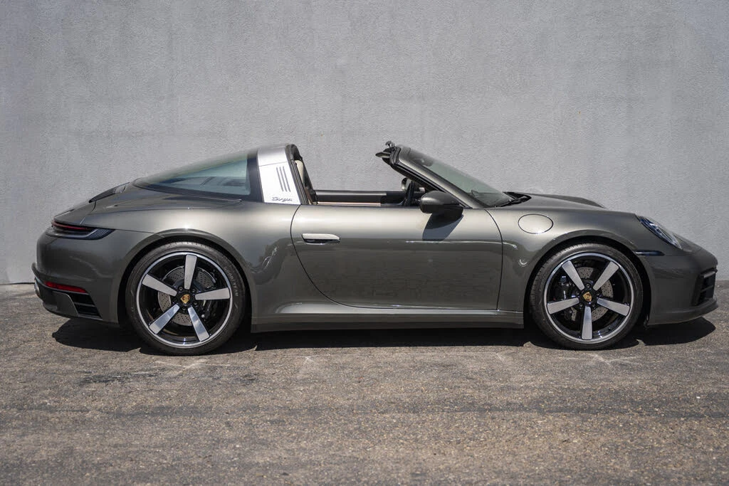 2022 Porsche 992 Targa 4 & 4S - Image 7 of 31
