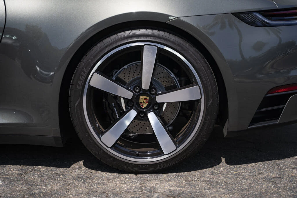 2022 Porsche 992 Targa 4 & 4S - Image 25 of 31
