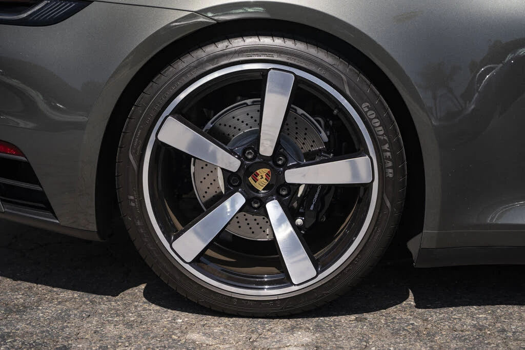 2022 Porsche 992 Targa 4 & 4S - Image 16 of 31