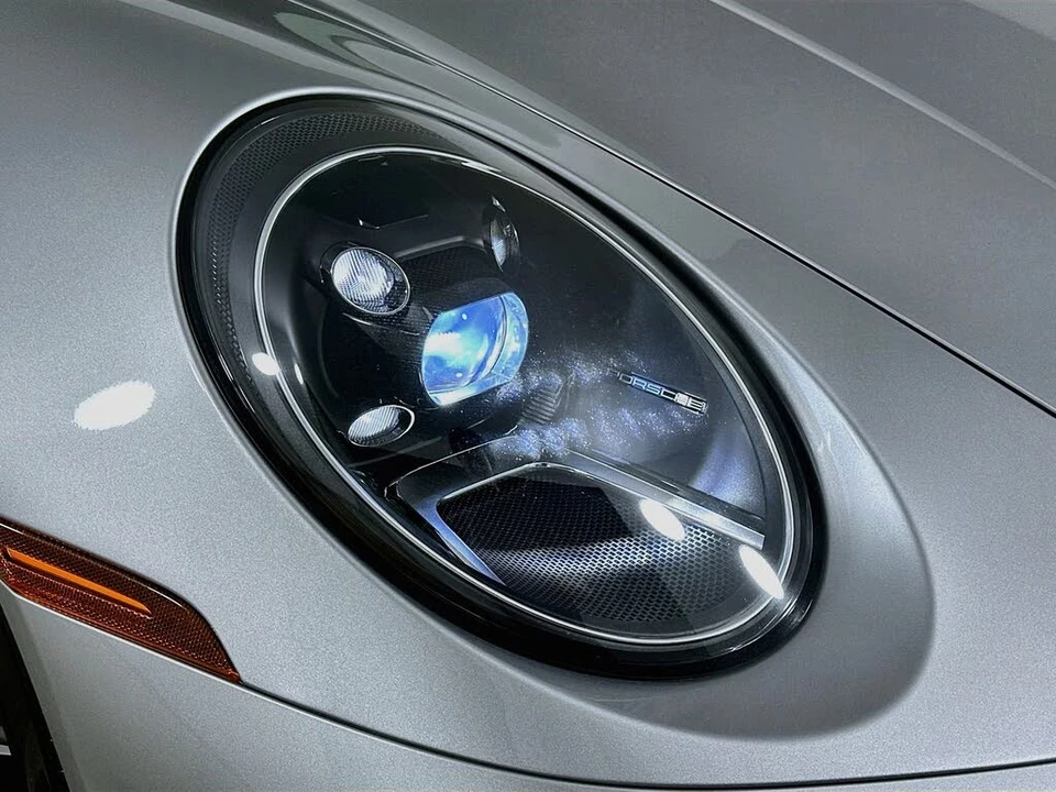 2022 Porsche 992 Targa 4 & 4S - Image 9 of 31