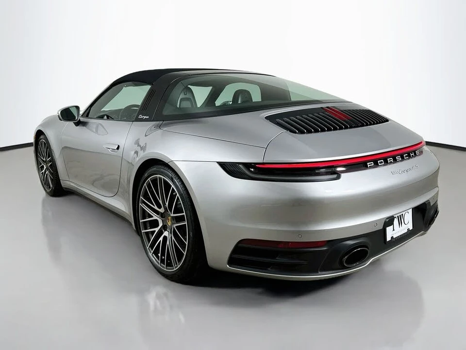 2022 Porsche 992 Targa 4 & 4S - Image 7 of 31