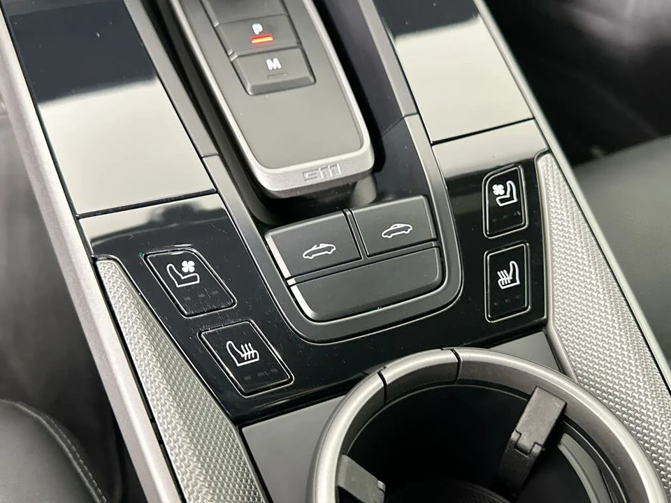 2022 Porsche 992 Targa 4 & 4S - Image 29 of 31