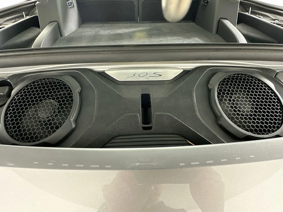 2022 Porsche 992 Targa 4 & 4S - Image 13 of 31