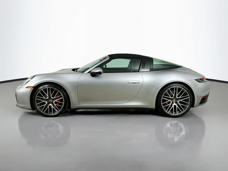 2022 Porsche 992 Targa 4 & 4S - Image 8 of 31