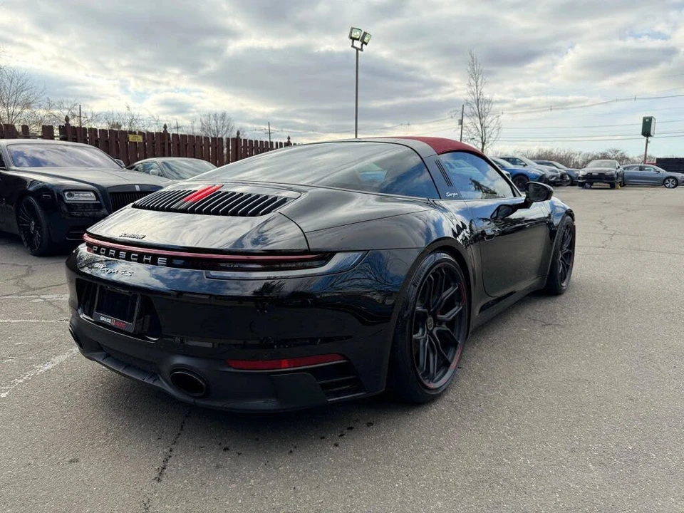 2022 Porsche 992 Targa 4 & 4S - Image 7 of 31