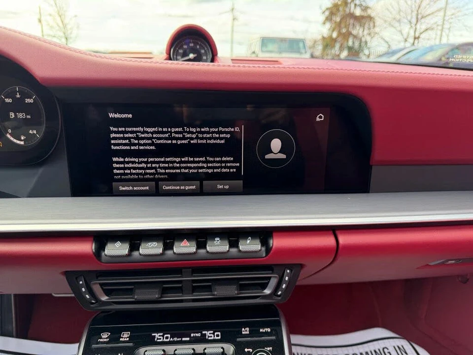 2022 Porsche 992 Targa 4 & 4S - Image 23 of 31