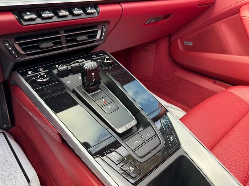 2022 Porsche 992 Targa 4 & 4S - Image 22 of 31