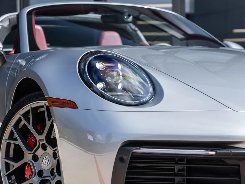 2022 Porsche 992 Targa 4 & 4S - Image 24 of 31