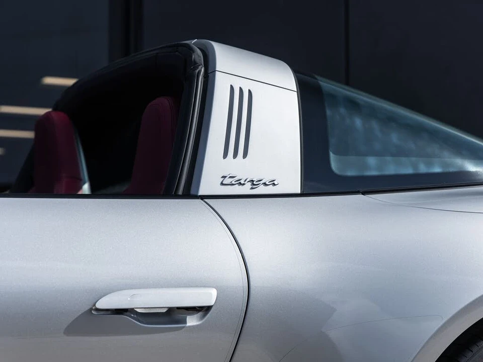 2022 Porsche 992 Targa 4 & 4S - Image 18 of 31