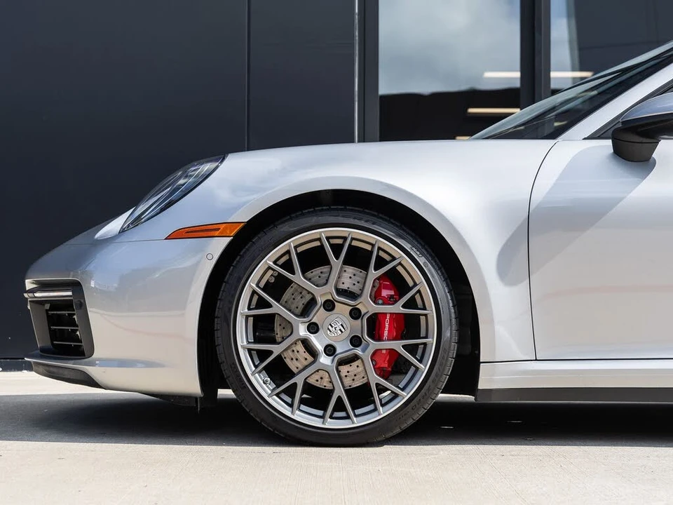 2022 Porsche 992 Targa 4 & 4S - Image 13 of 31