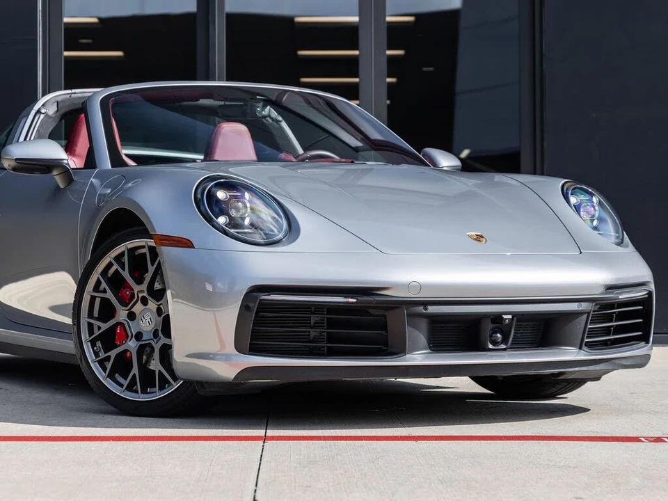 2022 Porsche 992 Targa 4 & 4S - Image 9 of 31