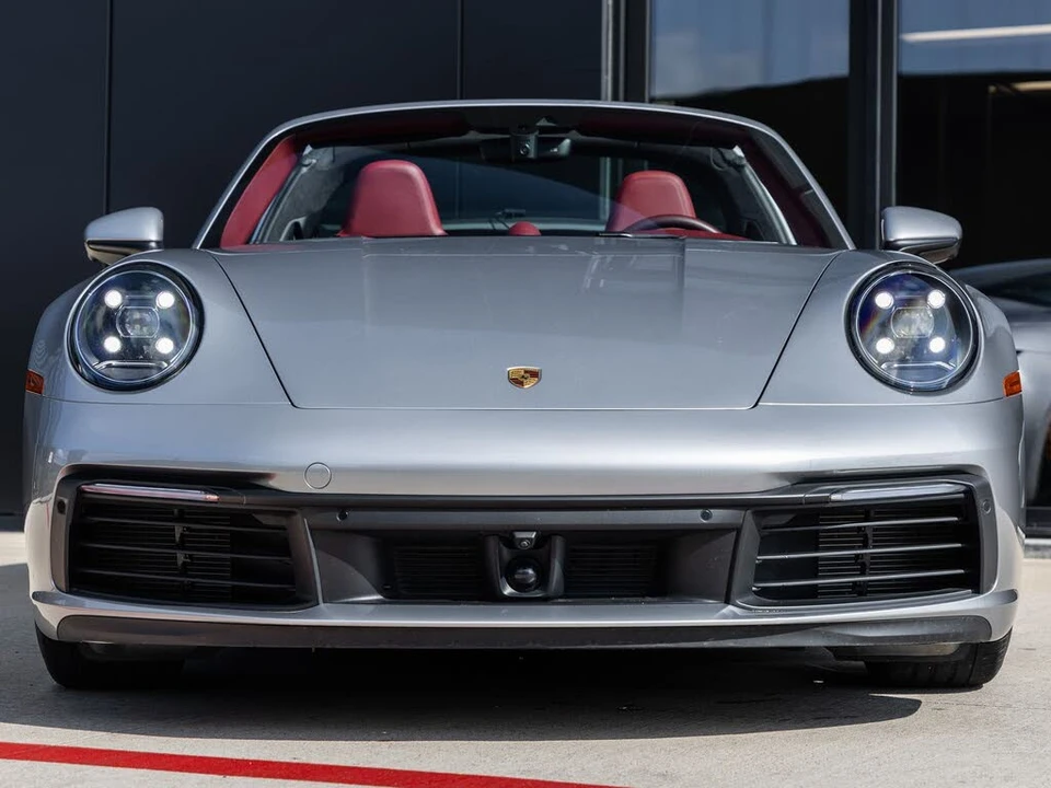 2022 Porsche 992 Targa 4 & 4S - Image 8 of 31