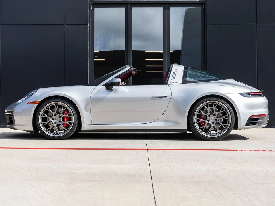 2022 Porsche 992 Targa 4 & 4S - Image 2 of 31