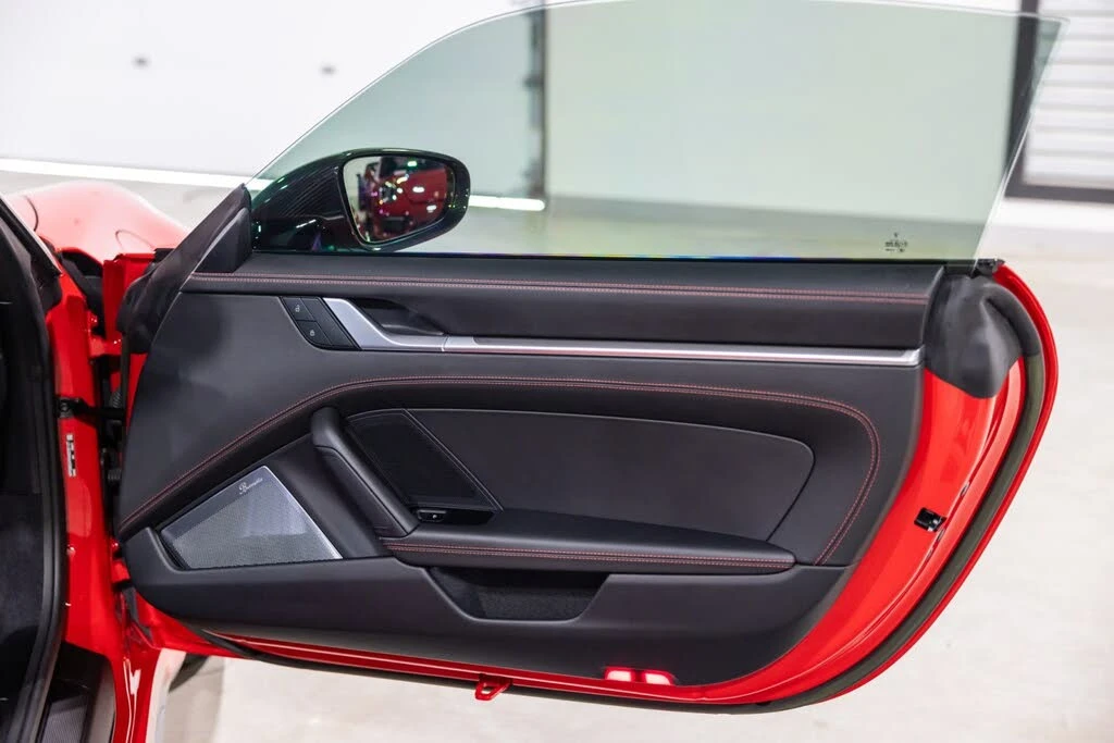 2022 Porsche 992 Targa 4 & 4S - Image 29 of 31