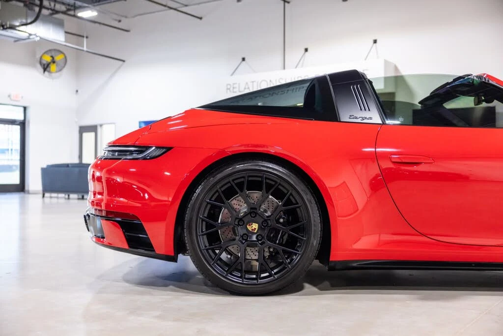 2022 Porsche 992 Targa 4 & 4S - Image 26 of 31