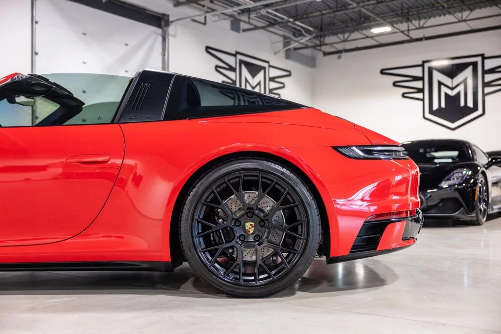 2022 Porsche 992 Targa 4 & 4S - Image 17 of 31