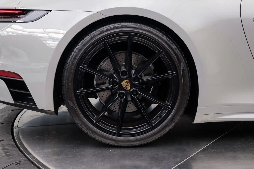2022 Porsche 992 Targa 4 & 4S - Image 22 of 31