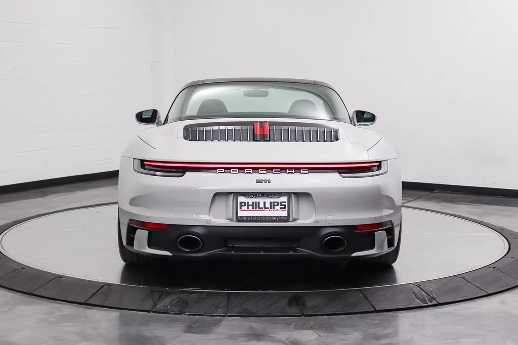 2022 Porsche 992 Targa 4 & 4S - Image 12 of 31