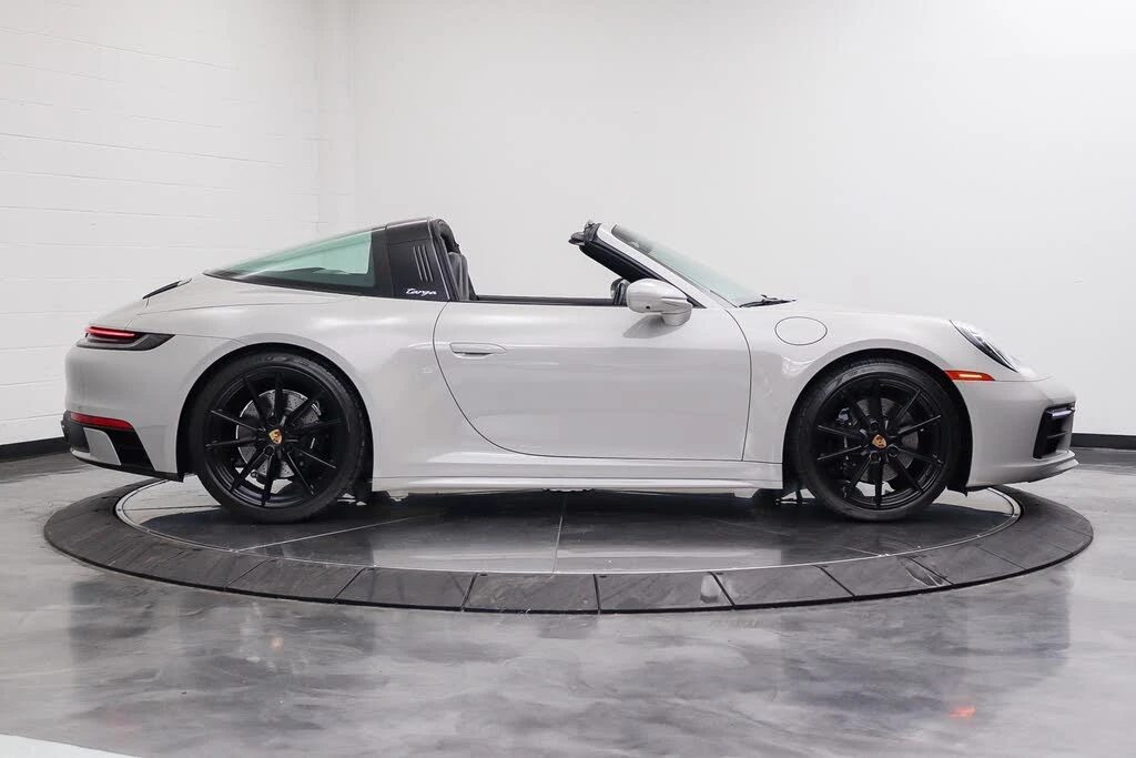 2022 Porsche 992 Targa 4 & 4S - Image 14 of 31