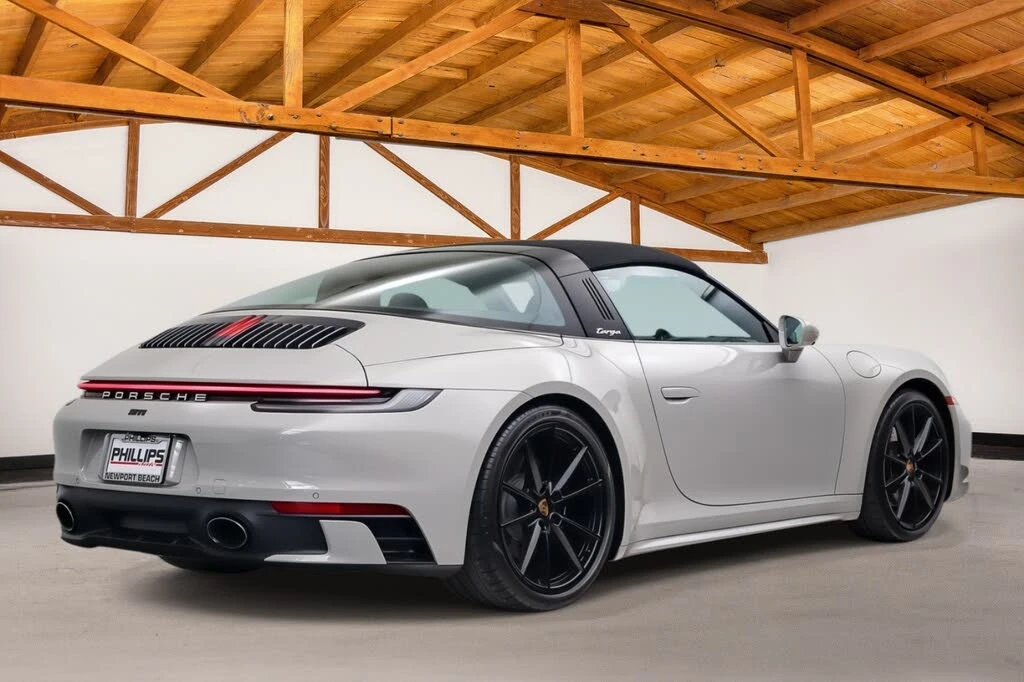 2022 Porsche 992 Targa 4 & 4S - Image 6 of 31