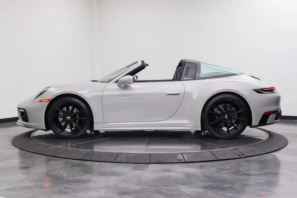 2022 Porsche 992 Targa 4 & 4S - Image 10 of 31