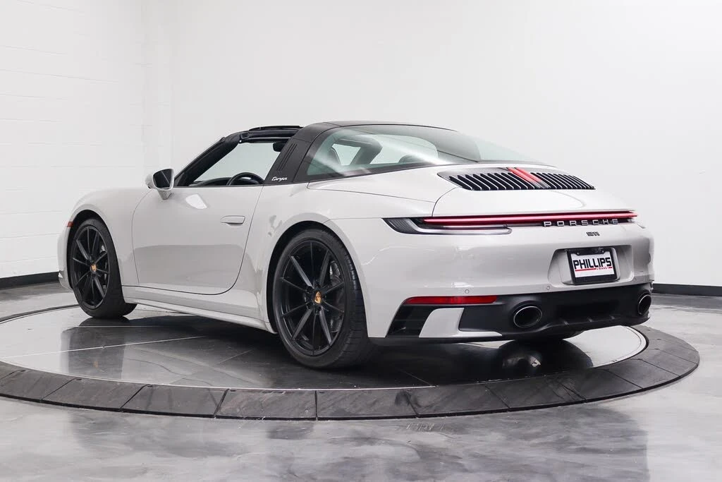 2022 Porsche 992 Targa 4 & 4S - Image 11 of 31